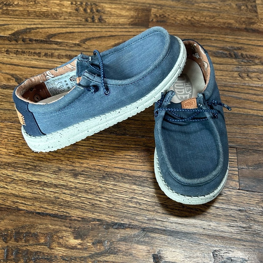 Hey Dude Kids Shoes in Navy and White